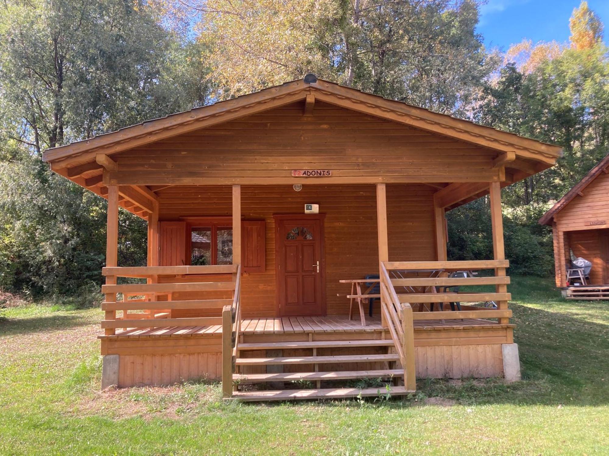 Camping, Hotel De Plein Air Les Cariamas Chateauroux-les-Alpes Exterior photo