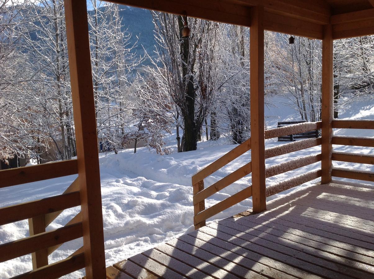 Camping, Hotel De Plein Air Les Cariamas Chateauroux-les-Alpes Exterior photo