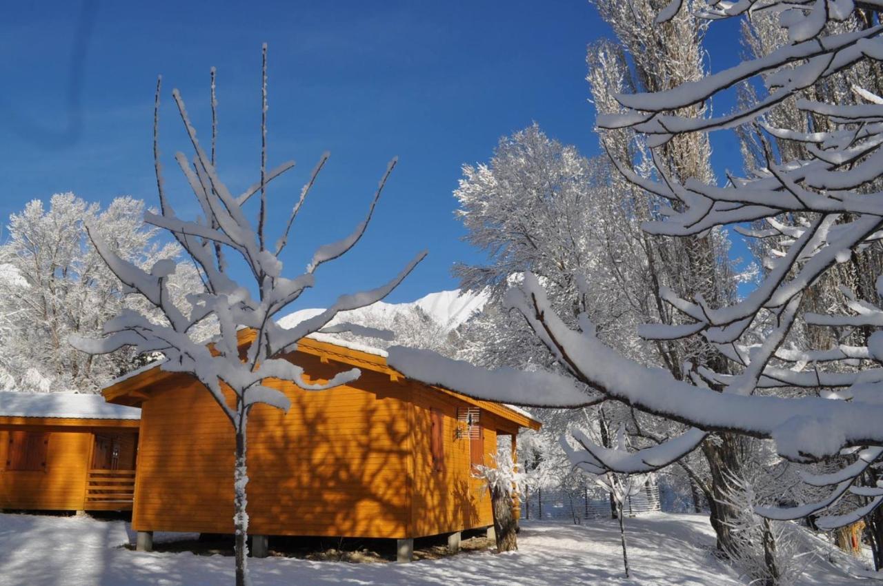 Camping, Hotel De Plein Air Les Cariamas Chateauroux-les-Alpes Exterior photo